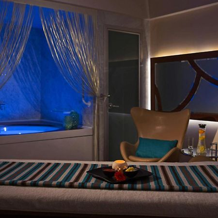 Renaissance Izmir Hotel Экстерьер фото
