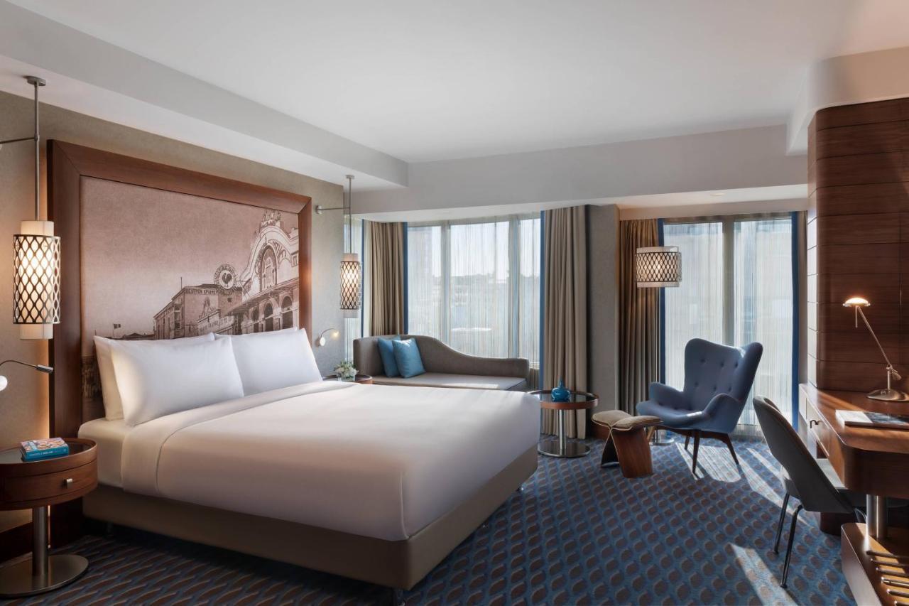 Renaissance Izmir Hotel Экстерьер фото